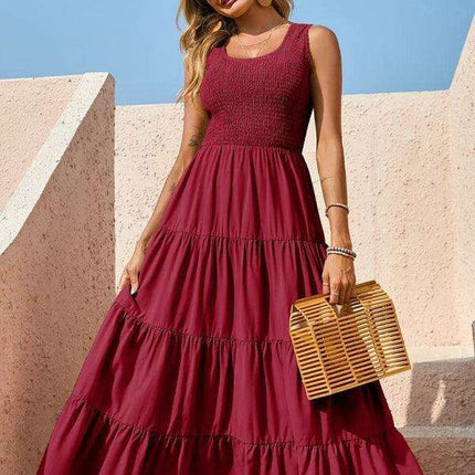Chic Elegance: Sleek Solid Color Pleated Swing Dress for Contemporary Women