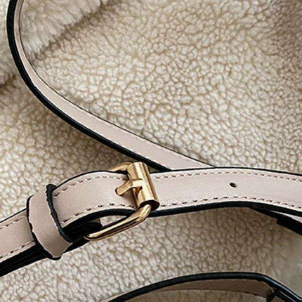 Classic Elegance Square Crossbody Bag: A Chic Purse for Effortless Fashion