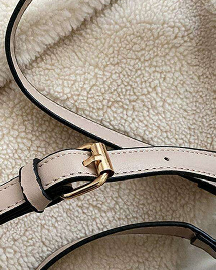 Classic Elegance Square Crossbody Bag: A Chic Purse for Effortless Fashion