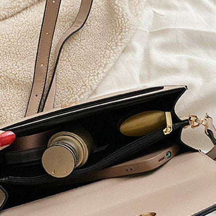 Classic Elegance Square Crossbody Bag: A Chic Purse for Effortless Fashion