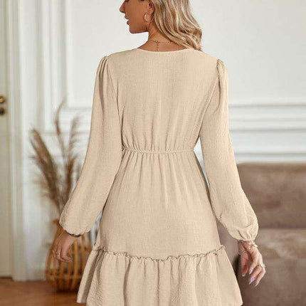 Elegant V-Neck Dress with Stylish Button Accents for Any Occasion