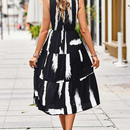 Floral Delight: Women's Sleeveless Dress with Vibrant Prints