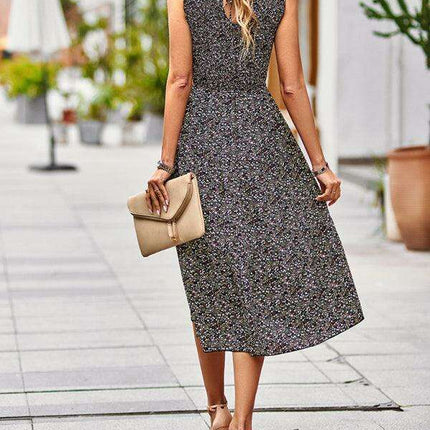 Floral Delight: Women's Sleeveless Dress with Vibrant Prints
