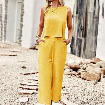 Chic Sleeveless Blouse and Cropped Trousers Set - Women's Fashion Outfit