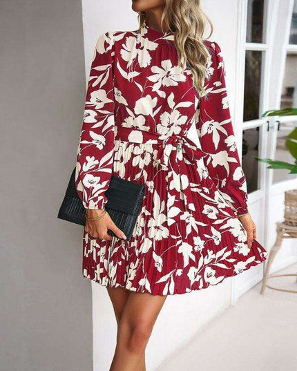 Elegant Pleated Long-Sleeve Dress: The Essential Travel Companion