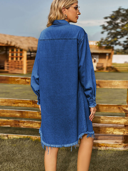Vintage-Inspired Denim Dress with Frayed Sleeves for a Relaxed Look
