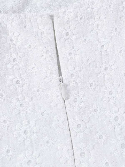 Chic Slim Fit French Embroidered Dress with Waist-Cinching Elegance