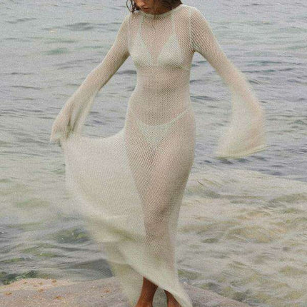 Chic Backless Knit Maxi Dress with Long Sleeves - Alluring Floor-Length Elegance