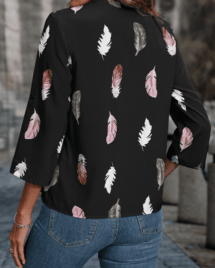 Stylish Feather Motif V-Neck Short Sleeve Top