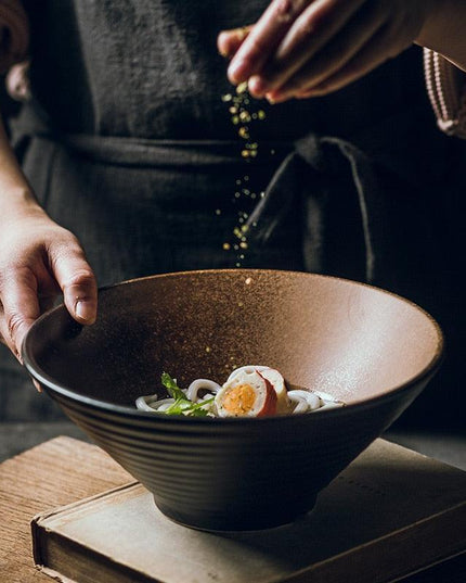 Japanese Cuisine Serving: Elegant Ceramic Bamboo Hat Style Bowls Set