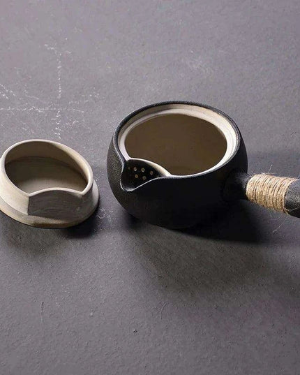Sophisticated Black Ceramic Kyusu Tea Set with 500ml Chinese Tea Brewer and Serving Accessories - Stylish and Practical Choice