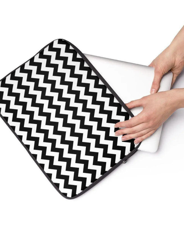 Elegant Laptop Protector Sleeve: Designed for the Modern Professional