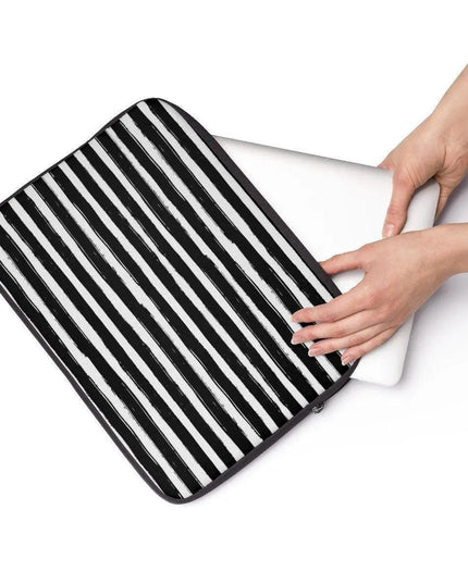 SophisticatedShield Laptop Sleeve - Stylish Protection for Your Device
