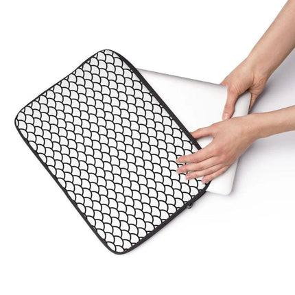 ChicGuard Laptop Sleeve - Elegant Protection for Your Device
