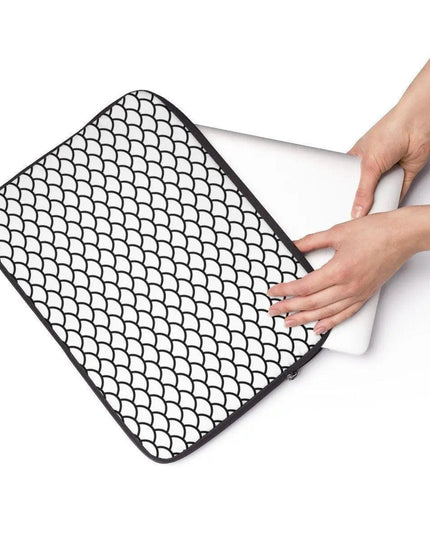 ChicGuard Laptop Sleeve - Elegant Protection for Your Device
