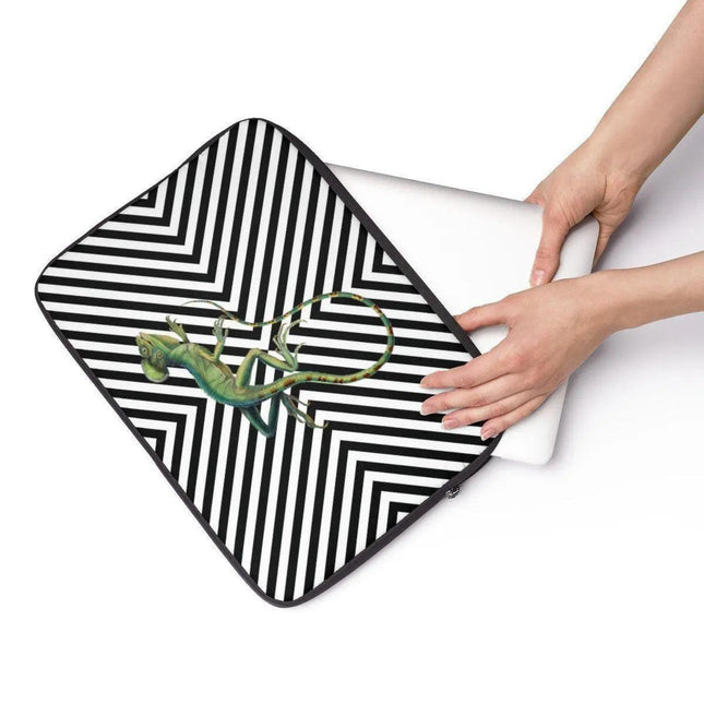 Chic Maison Laptop Sleeve - Trendy Tech Protector for Enhanced Safety