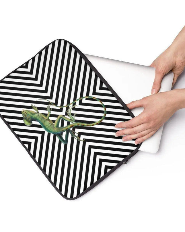 Chic Maison Laptop Sleeve - Trendy Tech Protector for Enhanced Safety