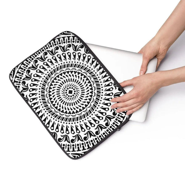 Maison d'Elite Laptop Sleeve: Stylish Protection for Your Device