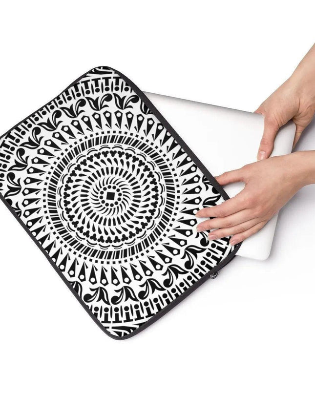 Maison d'Elite Laptop Sleeve: Stylish Protection for Your Device