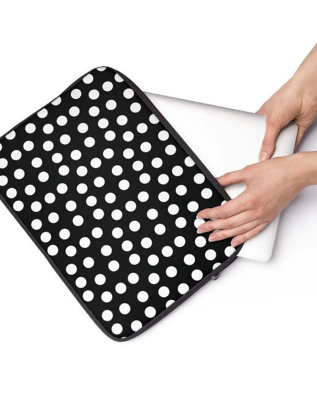 EliteGuard Laptop Sleeves - Chic & Resilient Laptop Protector