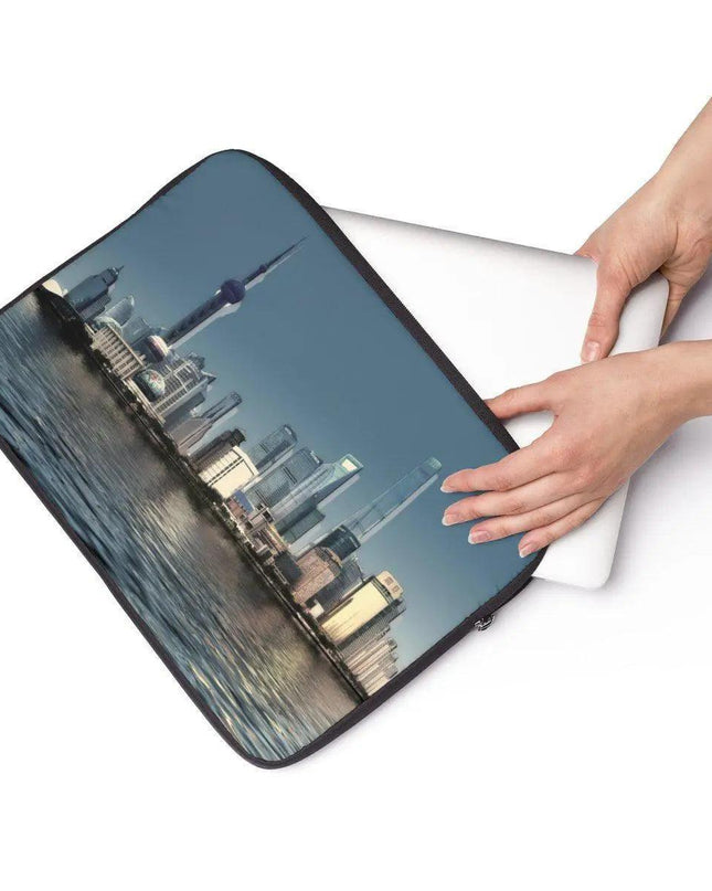 EleganceGuard Laptop Protection Sleeves - Stylish & Resilient Cover