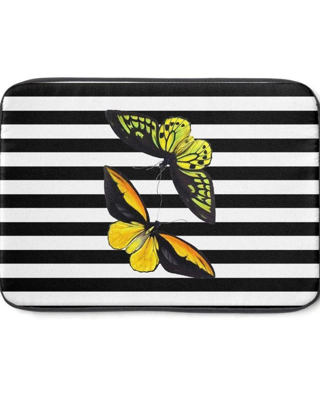 Urban Chic Laptop Sleeve - Stylish Defense for Professionals on the Go