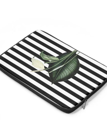 EliteGuard Laptop Sleeves - Stylish and Secure Tech Sleeve