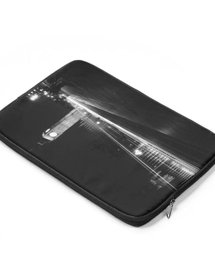 EliteGuard Laptop Protector Sleeve - Exceptional Safety for Your Device