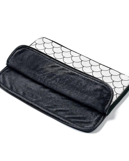 UrbanShield Tech Sleeve - Elegant Protection for Laptops