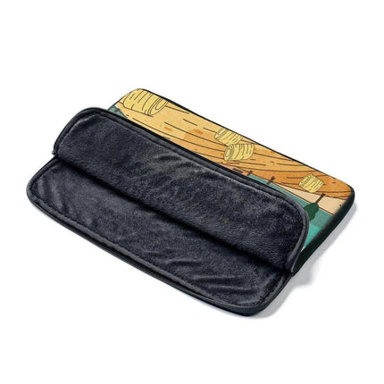 Elite Chic Laptop Sleeve - Sophisticated Protection for Professionals and Explorers