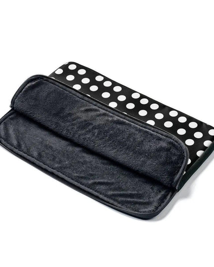 EliteGuard Laptop Sleeves - Chic & Resilient Laptop Protector