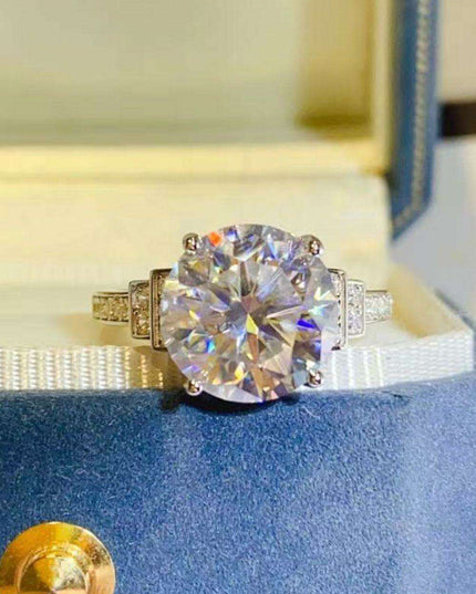 Eternal Radiance 5 Carat Moissanite and Zircon Sterling Silver Ring - Unmatched Grace