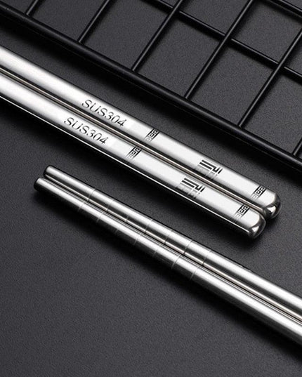 Elevate Your Culinary Experience with the Elegant Non-Slip Chopsticks Set