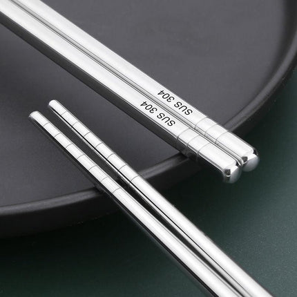 Elevate Your Culinary Experience with the Elegant Non-Slip Chopsticks Set