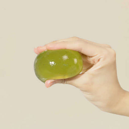 ongredients Jeju Green Tea Cleansing Ball 110g - Très Elite