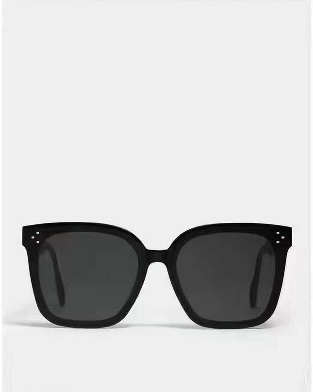 Chic Black Square Sunglasses with Elegant Rose Gold Details and Full UV Protection