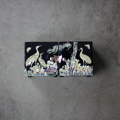 Korean Artistry: Enchanting Twin Cranes Hanji Najeon Jewelry Box - Handcrafted Masterpiece in Shiny Dark Purple