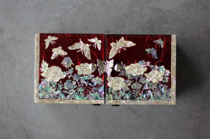 Korean Red Butterfly & Peony Hanji Najeon Lacquerware Jewelry Box - Handcrafted Elegance for your Precious Gems