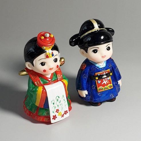 Korean Traditional Hanbok Wedding Doll Miniature Gift Set in Luxurious Packaging
