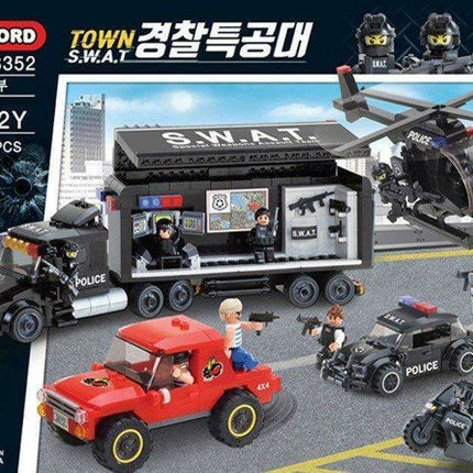 SWAT Tactical Mobile Command HQ Building Set - 763 Piece Adventure