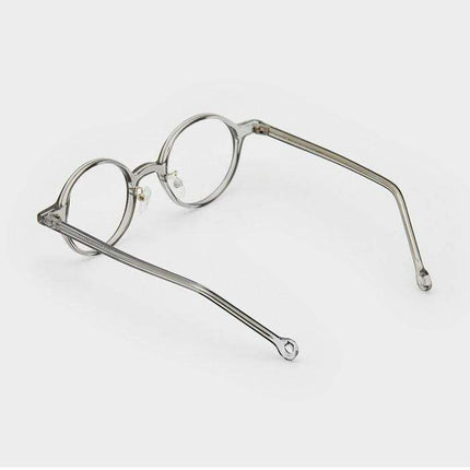 Polly Retro Crystal Eyewear - A Stylish Fusion of Classic Elegance and Modern Innovation