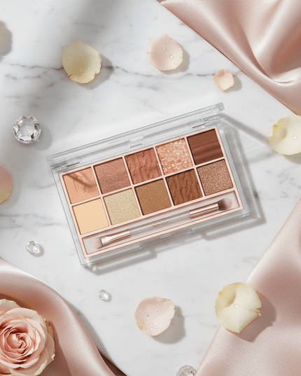 Mesmerizing Gaze Eye Palette: Enhance Your Eye Makeup Look with Autumn Breeze Shades