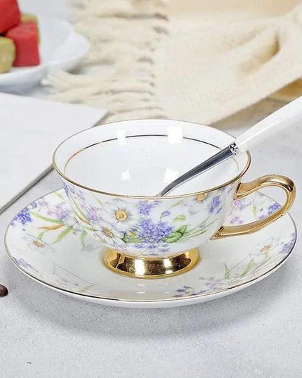Luxurious Bone China Tea Cup and Saucer Set - Classic Elegance
