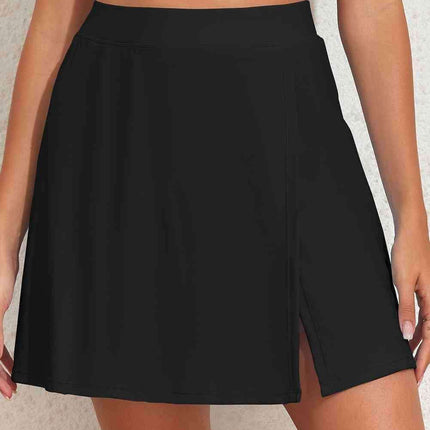 Stylish Beach Skirt with Trendy Slit and Practical Pockets
