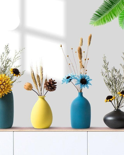 Elegant Scandinavian Ceramic Vase with Hydroponic Flower Insert for Stylish Home Decor