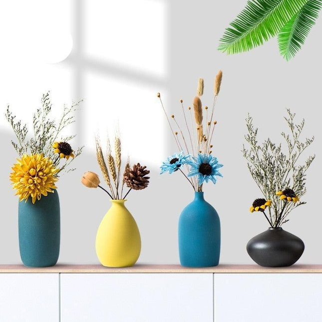 Elegant Scandinavian Ceramic Vase with Hydroponic Flower Insert for Stylish Home Decor