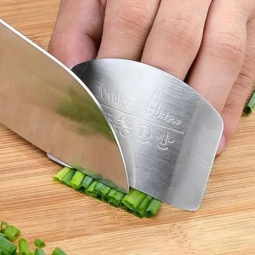 Stainless Steel Finger Shield for Enhanced Safety in Vegetable Preparation