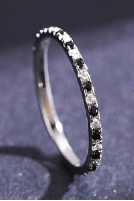 Elegant Cubic Zirconia Sterling Silver Ring: Radiant Sophistication