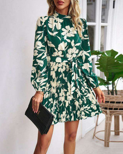 Elegant Pleated Long-Sleeve Dress: The Essential Travel Companion