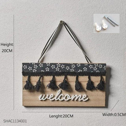 Scandinavian-Style Elegant Wooden Key Organizer with Enduring Charm